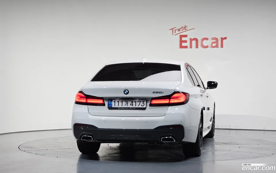 BMW 5 Series 520i M 2022 — миниатюра 4