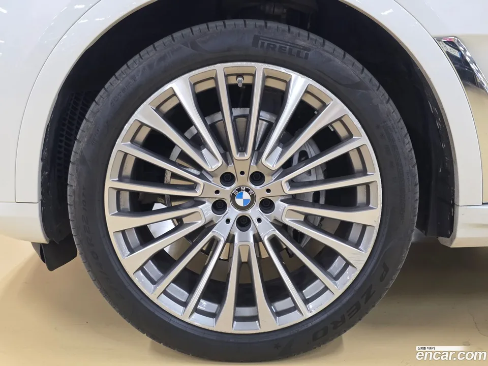 BMW X7 xDrive 40i 6 2023 — миниатюра 2