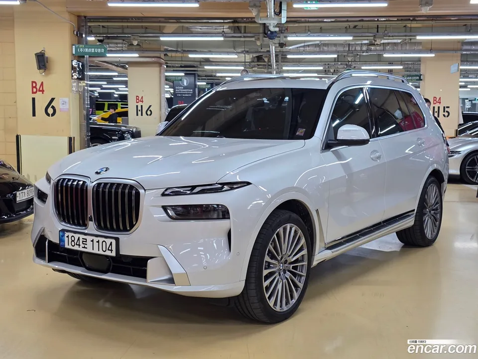 BMW X7 xDrive 40i 6 2023 — фото 1, купить с доставкой в Москву