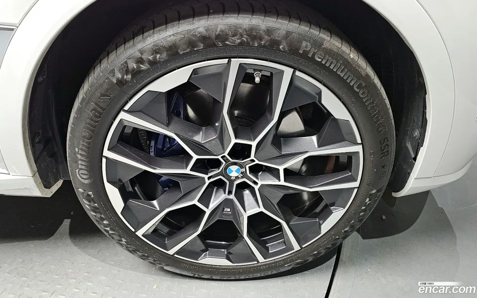 BMW X7 xDrive 40i M 6 2023 — миниатюра 2