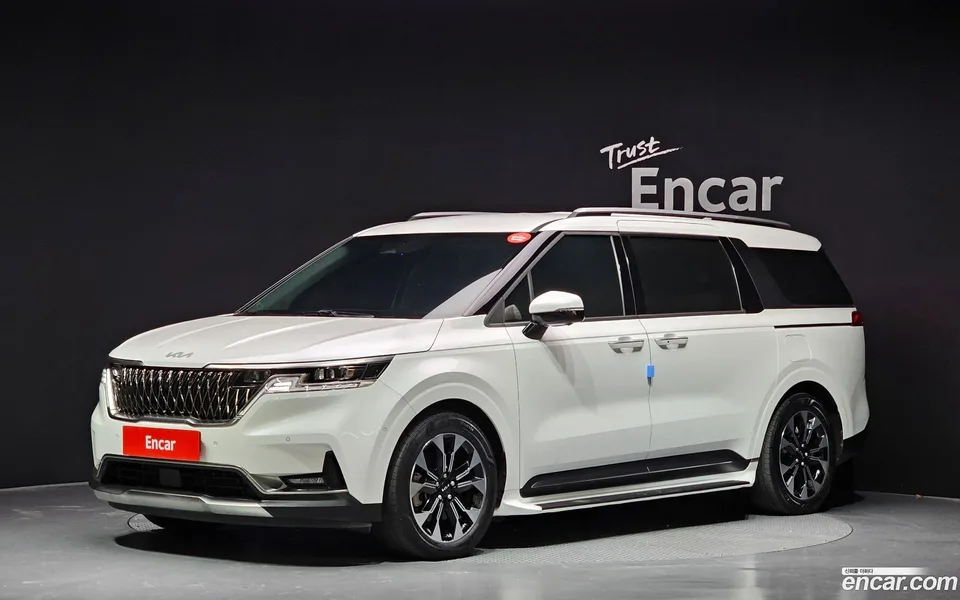 Kia Carnival 7 2022 — фото 1, купить с доставкой в Москву