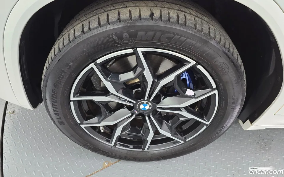 BMW X4 xDrive20i M 2022 — миниатюра 2
