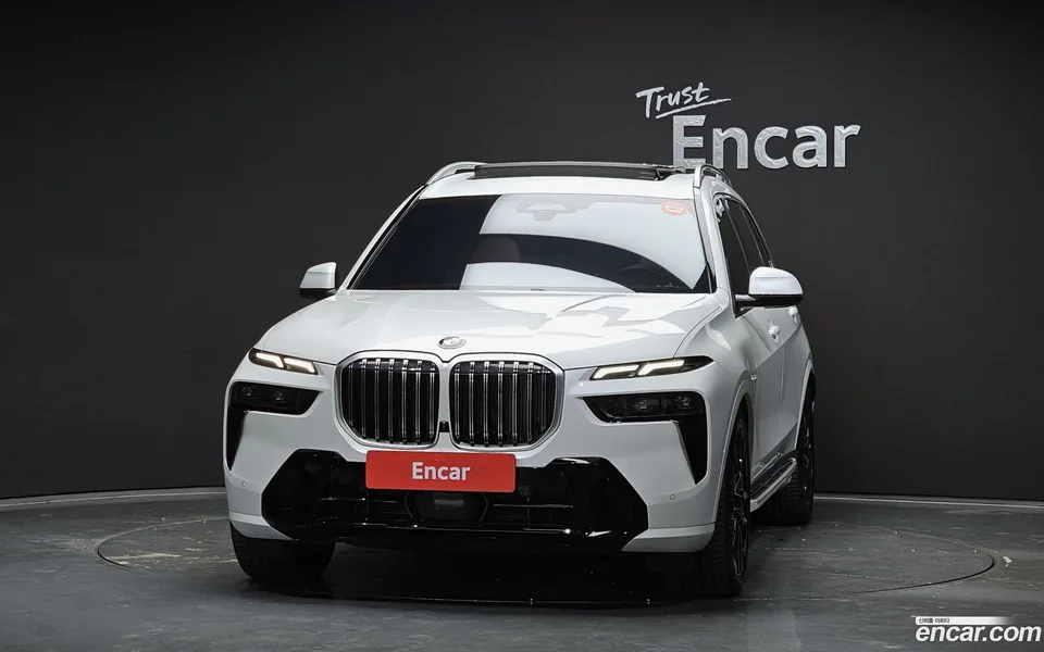 BMW X7 xDrive 40i M 6 2023 — миниатюра 3