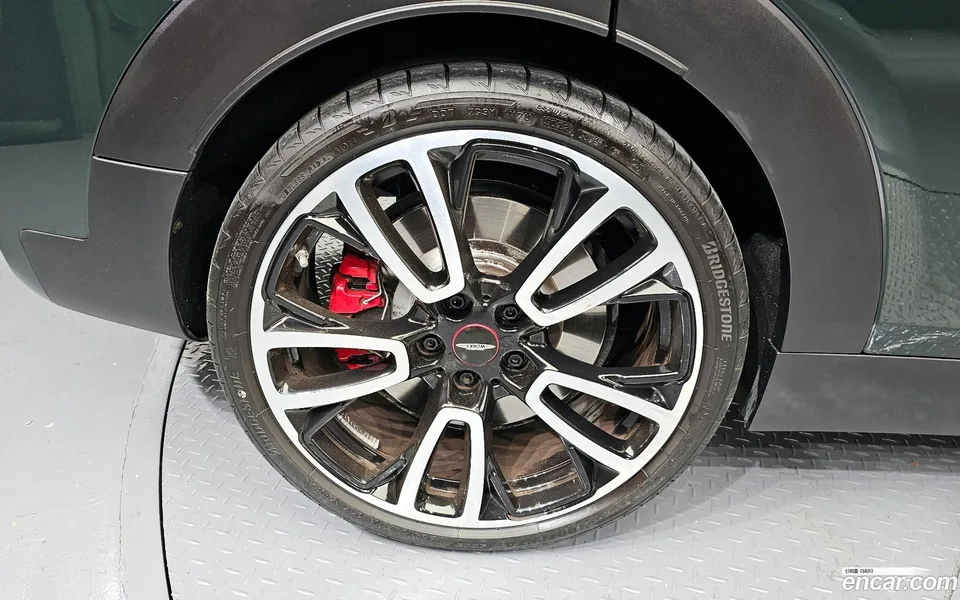 MINI Cooper S Clubman JCW 2023 — thumbnail 2