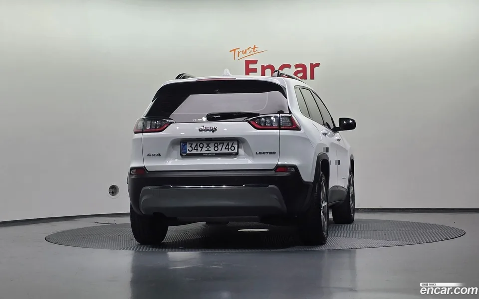 Jeep Cherokee 2.4 AWD 2022 — миниатюра 3