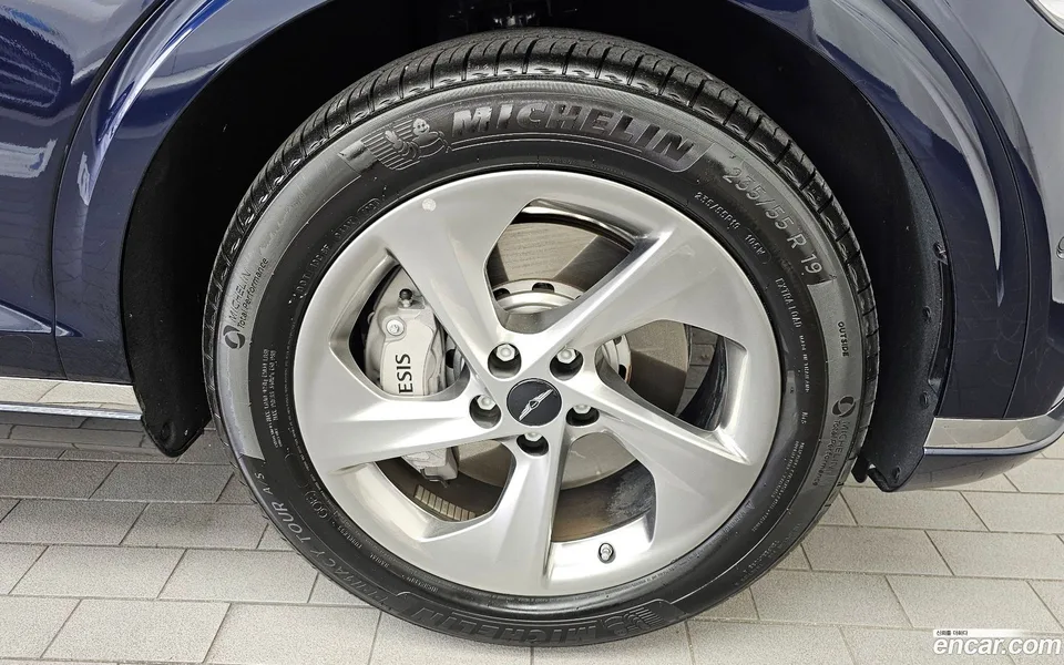 Genesis GV70 2.5T 2WD 2024 — миниатюра 2