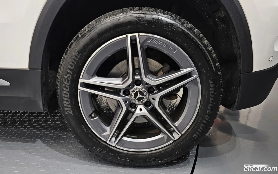Mercedes-Benz GLA-Class GLA250 4MATIC 2022 — миниатюра 2
