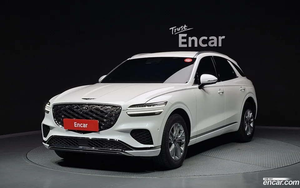 Genesis GV70 2.5T 2WD 2024 — фото 1, купить с доставкой в Москву