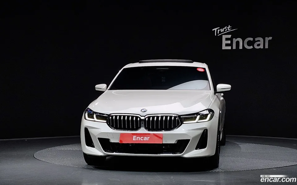 BMW 6 Series GT 630i xDrive M 2023 — миниатюра 3