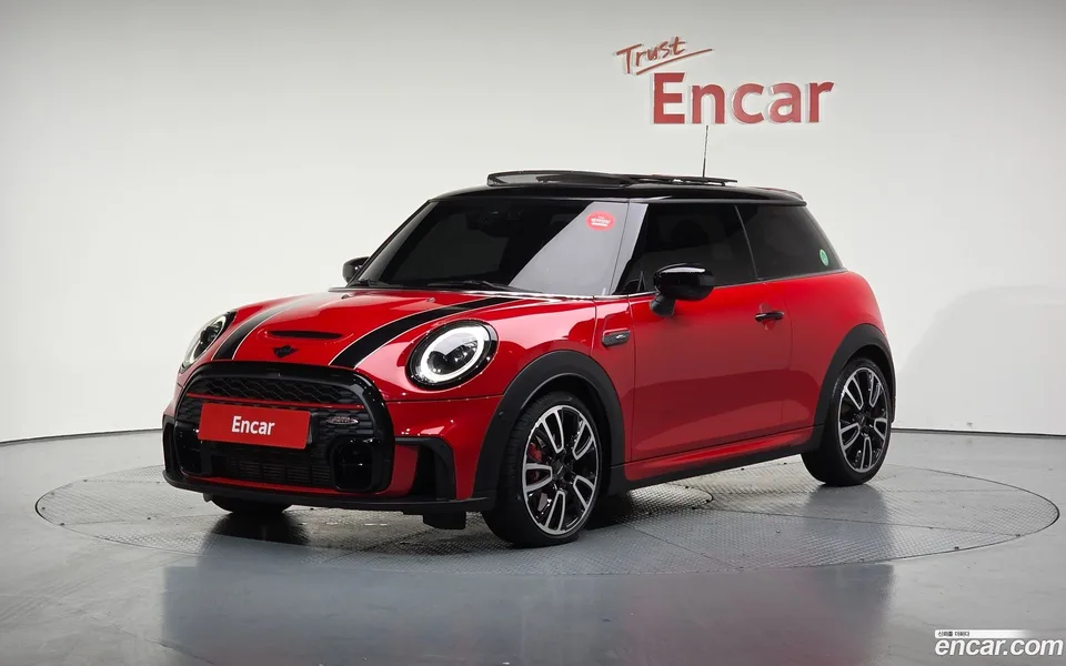MINI Cooper S JCW 2023 — фото 1, купить с доставкой в Москву