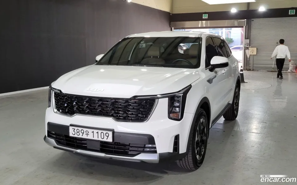 Kia Sorento 2.5T 2WD 2024 — фото 1, купить с доставкой в Москву