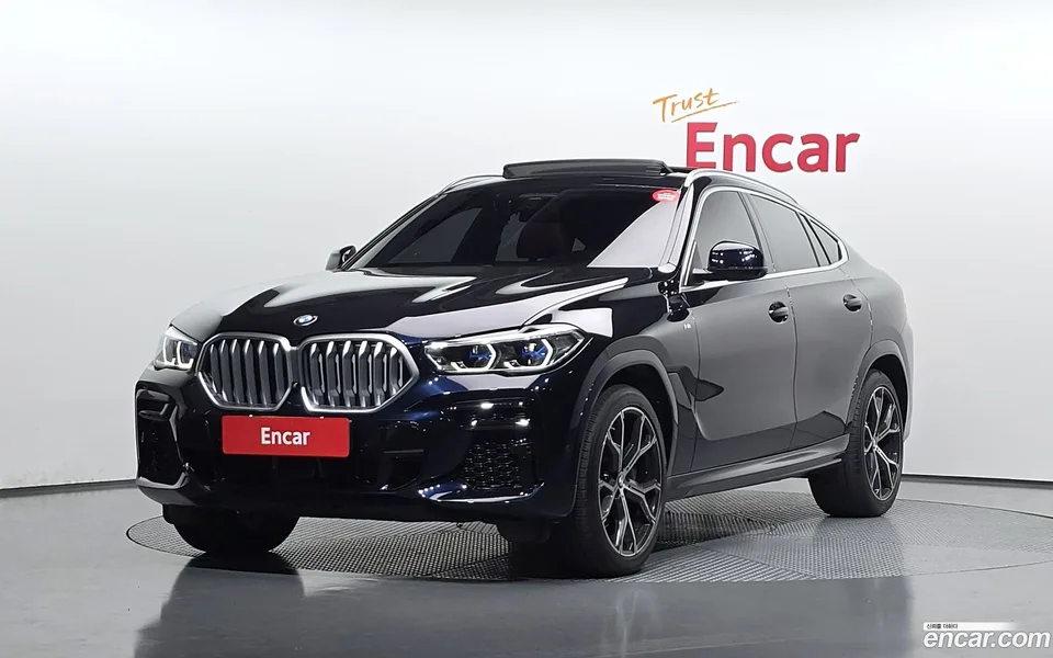 BMW X6 xDrive40i M 2022 — фото 1, купить с доставкой в Москву