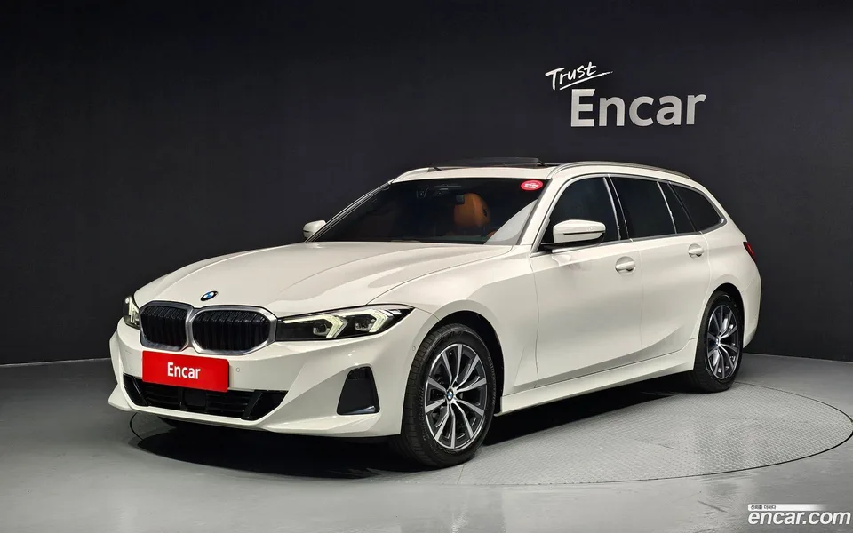 BMW 3 Series 320i 2024 — фото 1, купить с доставкой в Москву