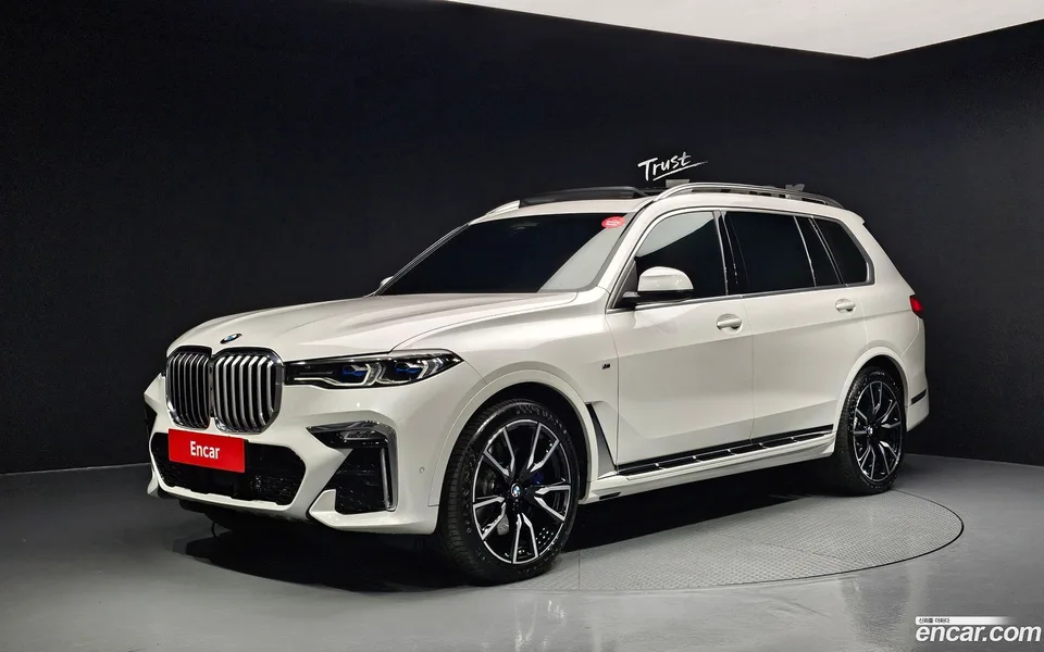 BMW X7 xDrive 40i M 6 2022 — фото 1, купить с доставкой в Москву