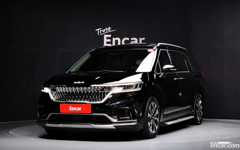 Kia Carnival 7 2022 — фото 1, купить с доставкой в Москву
