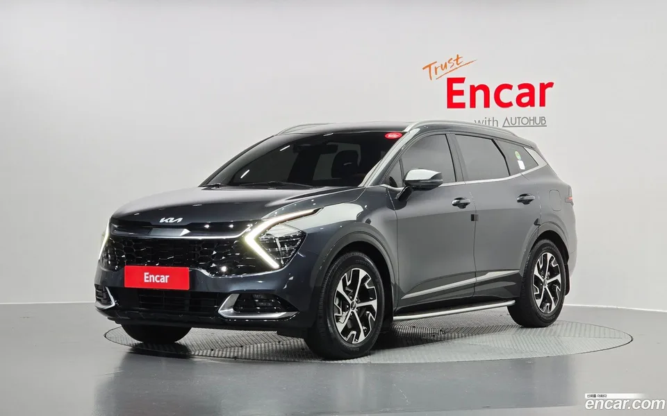 Kia Sportage Hybrid 2WD 2023 — фото 1, купить с доставкой в Москву