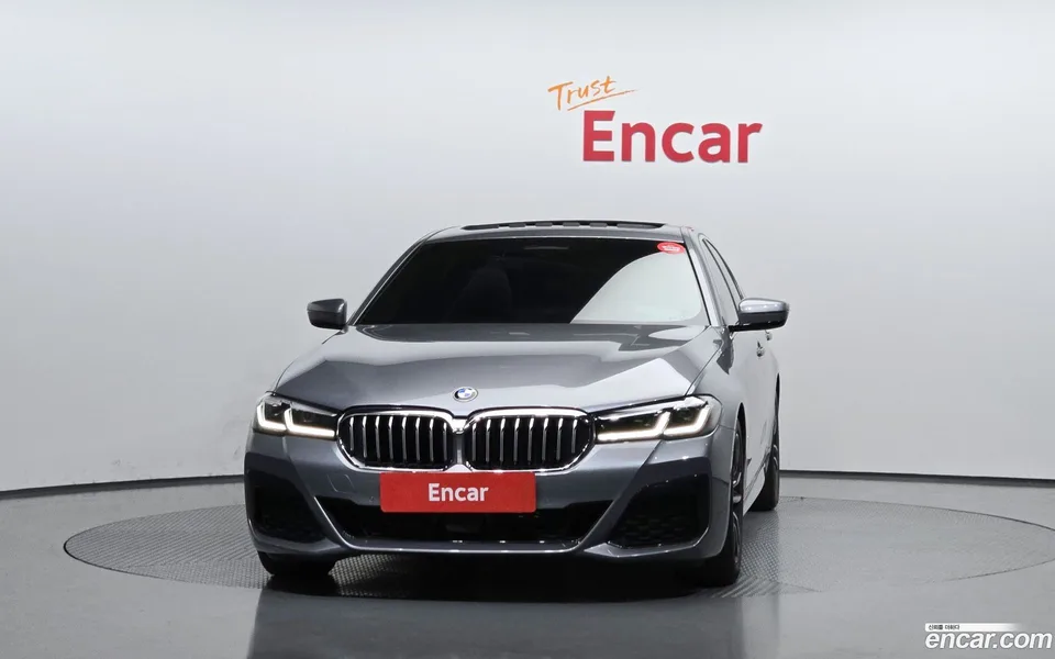 BMW 5 Series 520i M 2023 — миниатюра 3