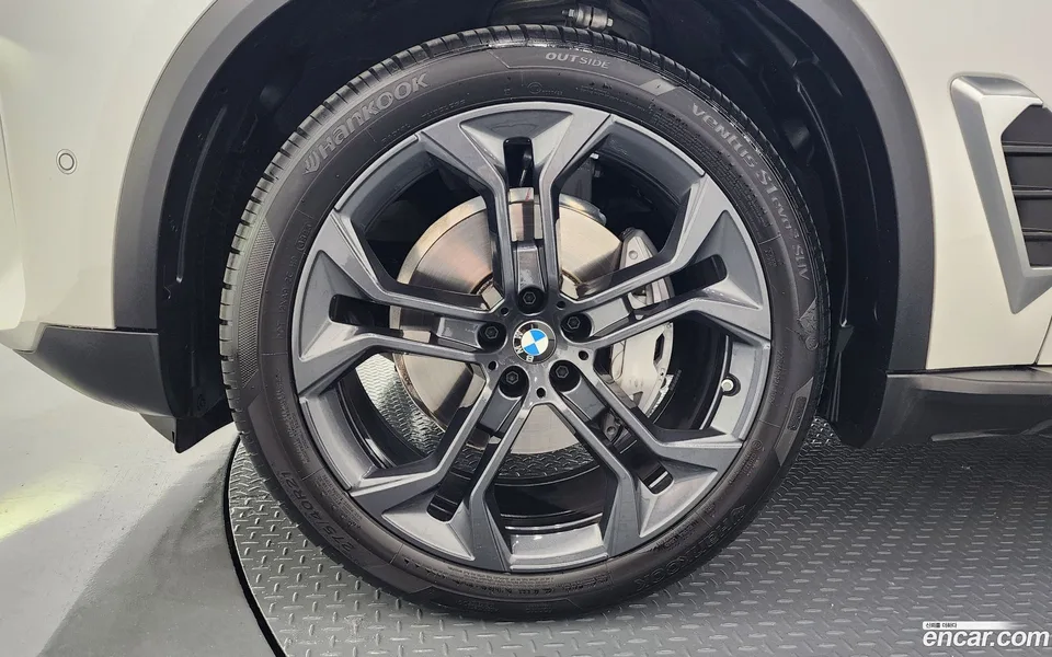 BMW X5 xDrive 40i xLine 2024 — миниатюра 5
