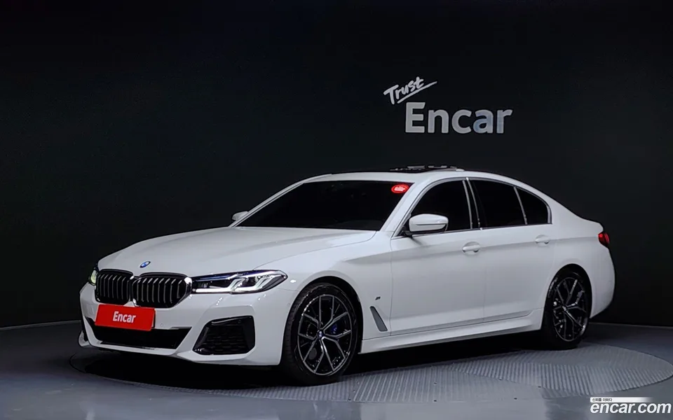 BMW 5 Series 530i M 2022 — фото 1, купить с доставкой в Москву
