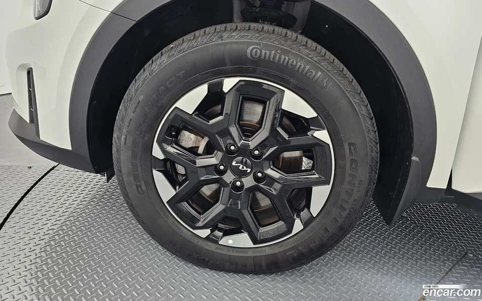 Kia Sorento 2.5T 2WD 2024 — thumbnail 2