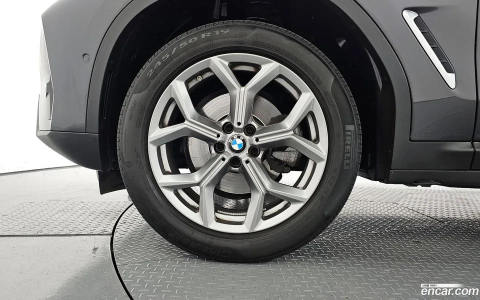 BMW X4 xDrive20i xLine 2023 — миниатюра 2