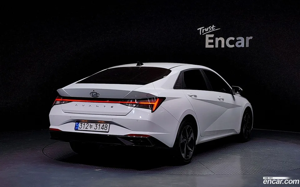 Hyundai Avante 1.6 2022 — миниатюра 2