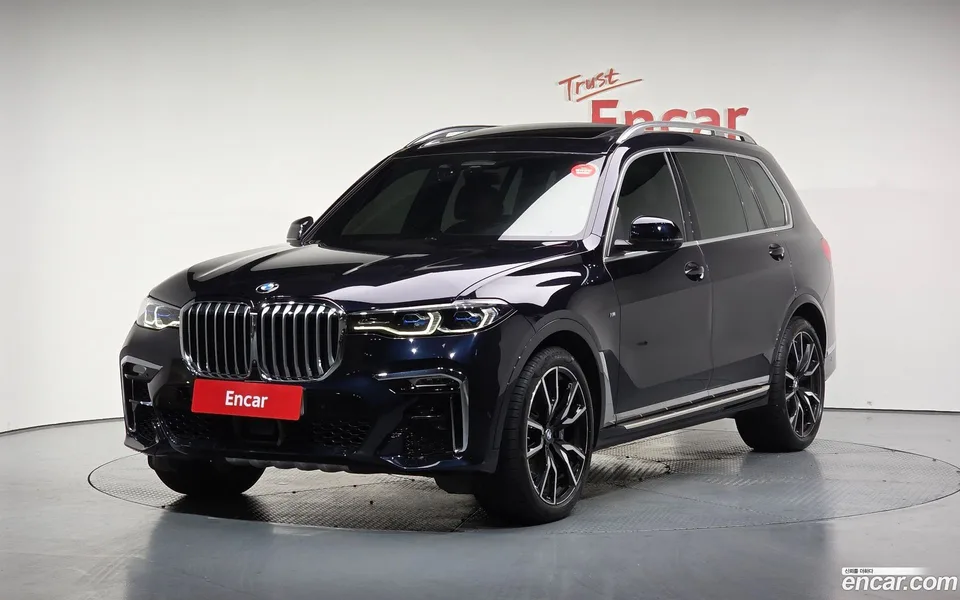 BMW X7 xDrive 40d M 6 2022 — фото 1, купить с доставкой в Москву
