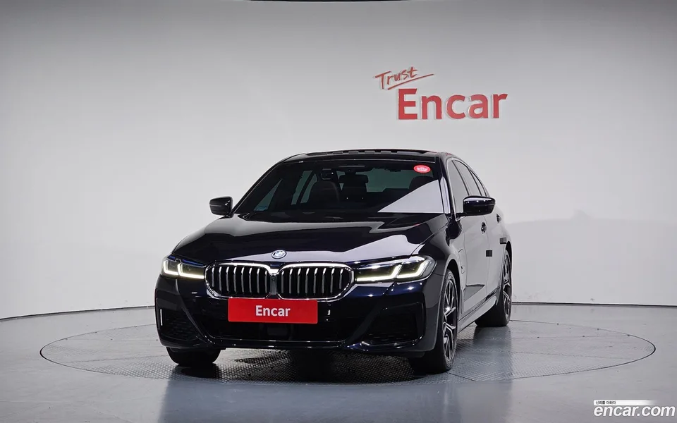 BMW 5 Series 530e M 2022 — миниатюра 3