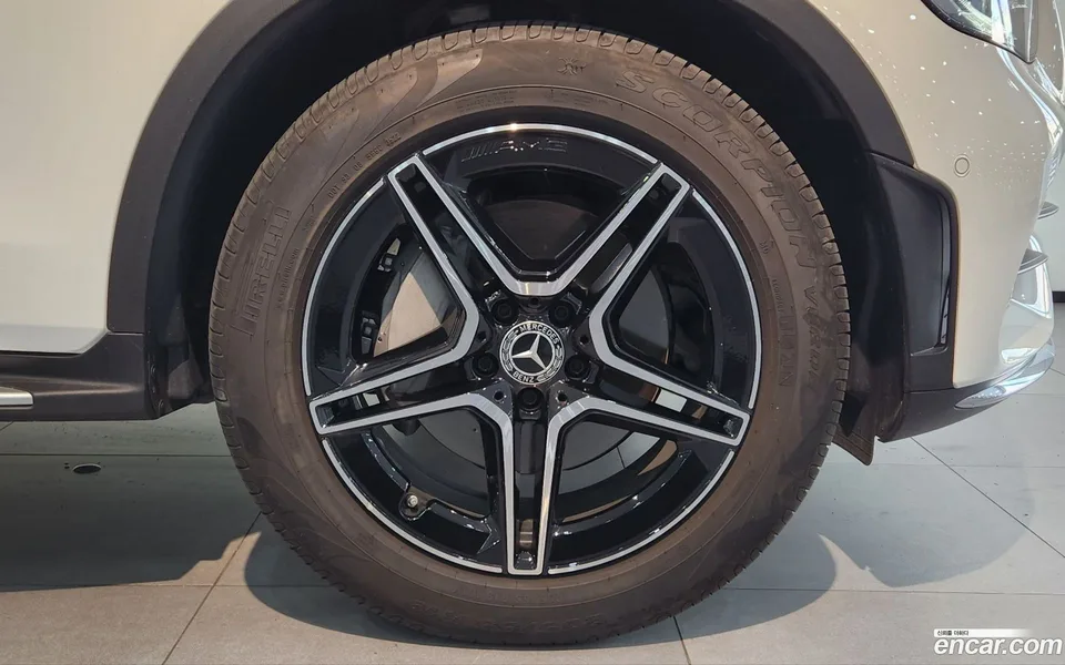 Mercedes-Benz GLC-Class GLC300 4MATIC 2023 — миниатюра 3