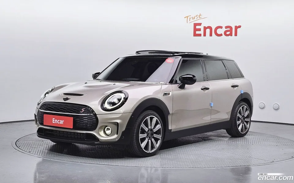 MINI Cooper S Clubman 2022 — фото 1, купить с доставкой в Москву