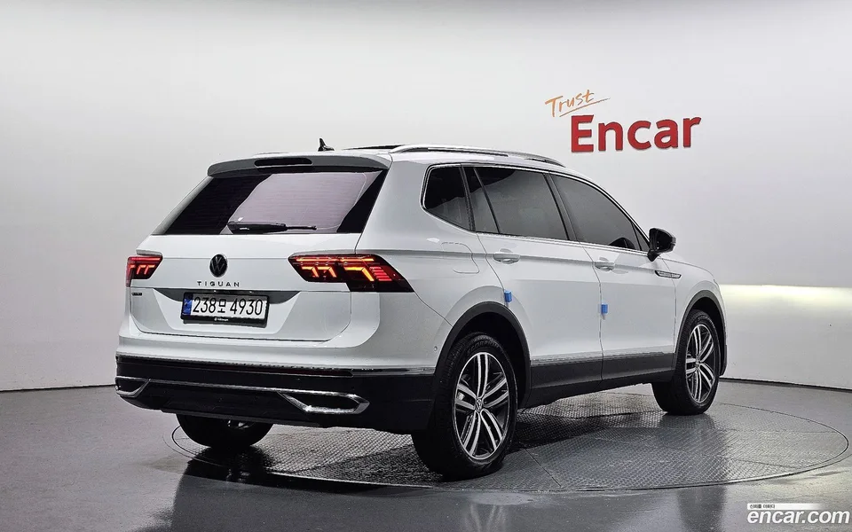 Volkswagen Tiguan Allspace 2.0 TSI 2022 — миниатюра 2