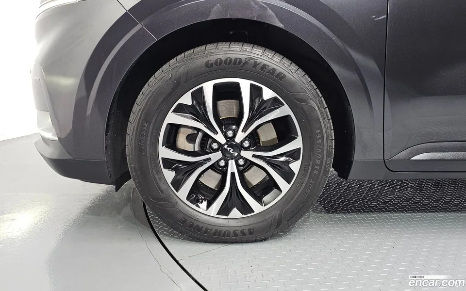 Kia Carnival 9 2022 — thumbnail 5