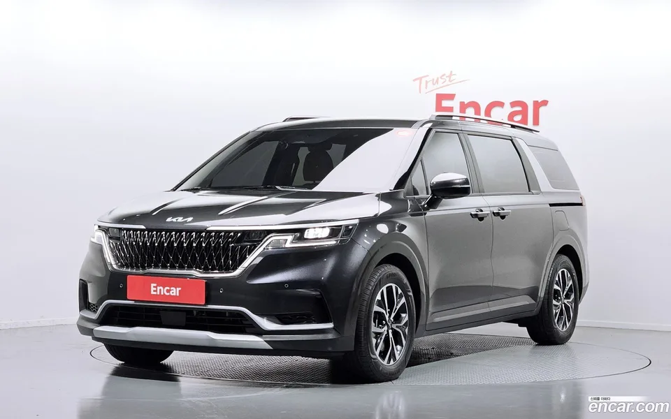 Kia Carnival 9 2022 — photo 1, buy with delivery to Moscow