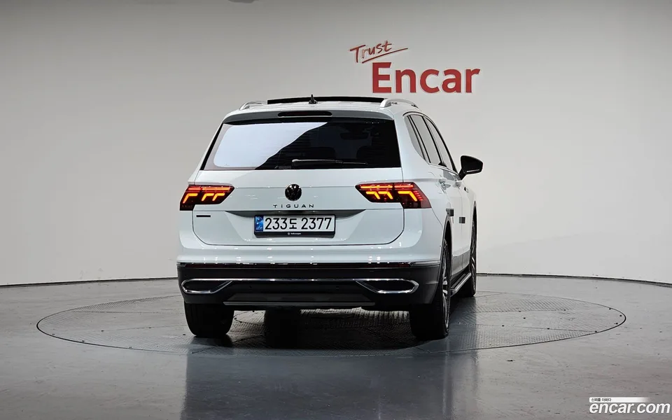 Volkswagen Tiguan Allspace 2.0 TSI 2022 — миниатюра 4