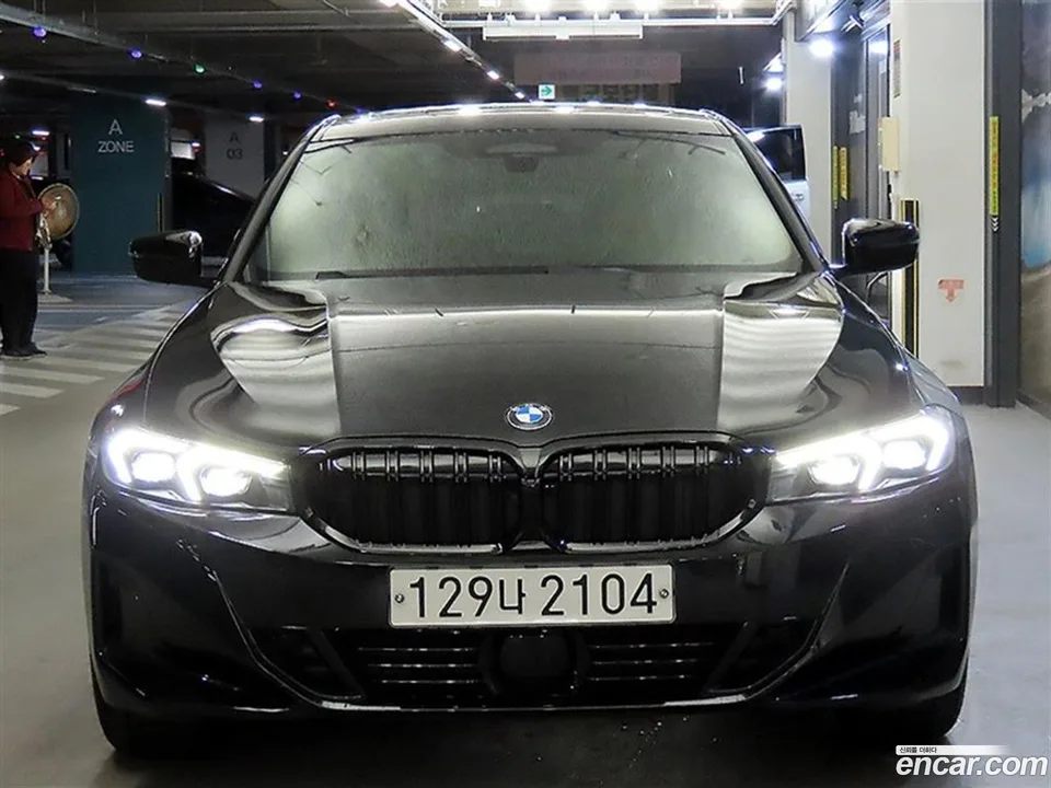 BMW 3 Series 320i 2022 — thumbnail 2