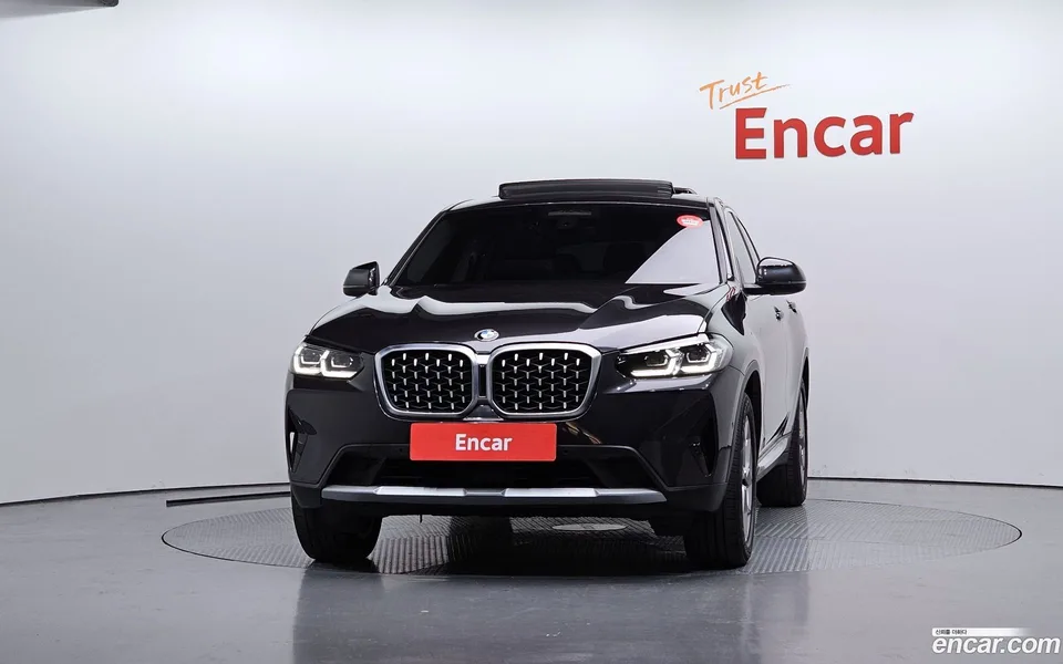 BMW X4 xDrive20i xLine 2023 — миниатюра 3