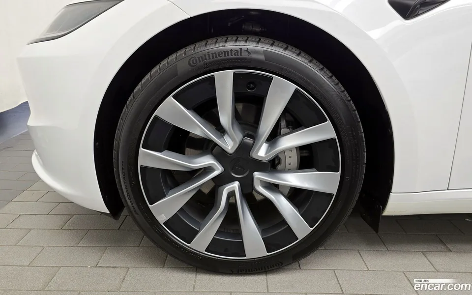 Tesla Model 3 AWD 2024 — миниатюра 2