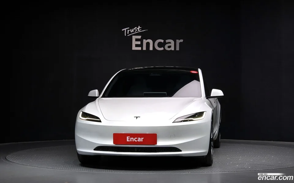 Tesla Model 3 AWD 2024 — миниатюра 3