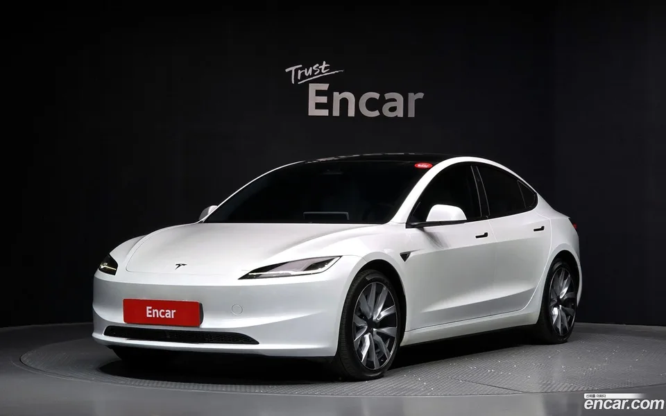 Tesla Model 3 AWD 2024 — фото 1, купить с доставкой в Москву