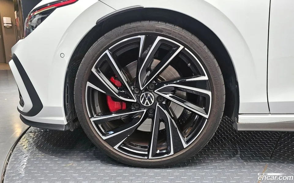 Volkswagen Golf 2.0 GTI 2024 — миниатюра 5