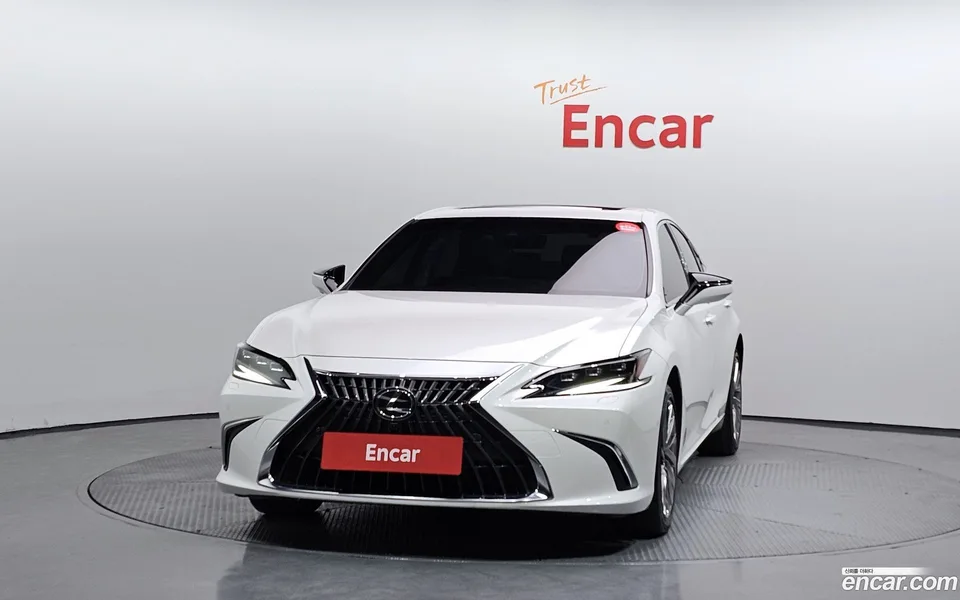 Lexus ES 300h 2024 — миниатюра 3