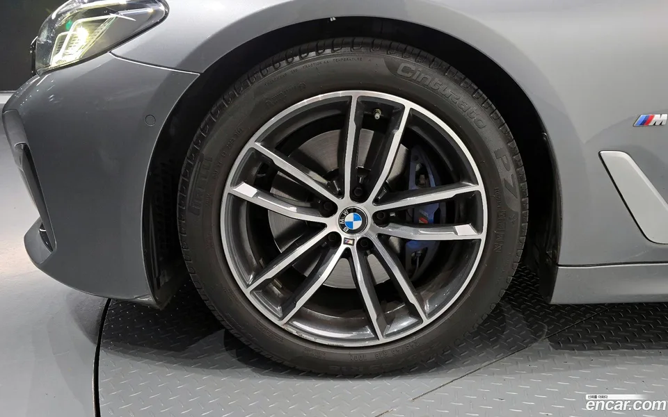 BMW 5 Series 520i M 2023 — миниатюра 5