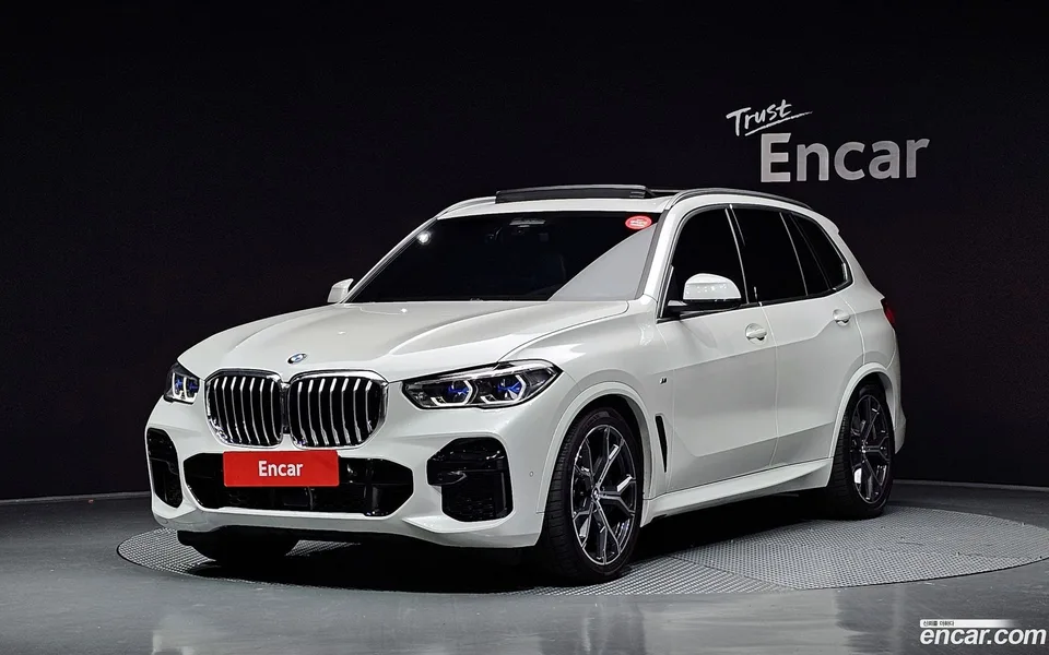 BMW X5 xDrive 30d M 2022 — фото 1, купить с доставкой в Москву