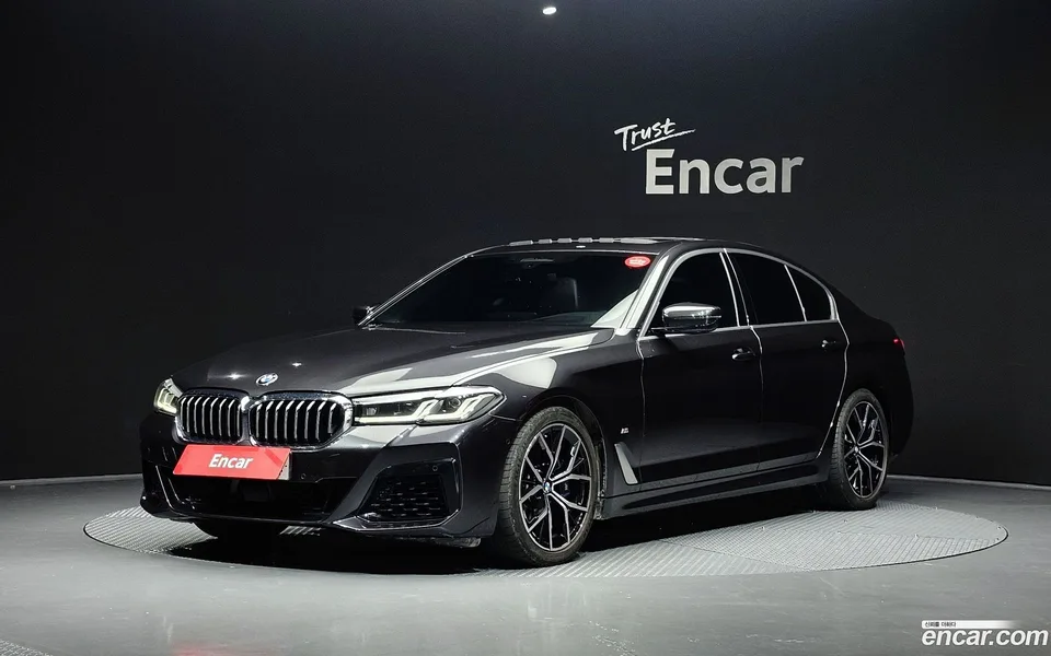 BMW 5 Series 530i M 2022 — фото 1, купить с доставкой в Москву