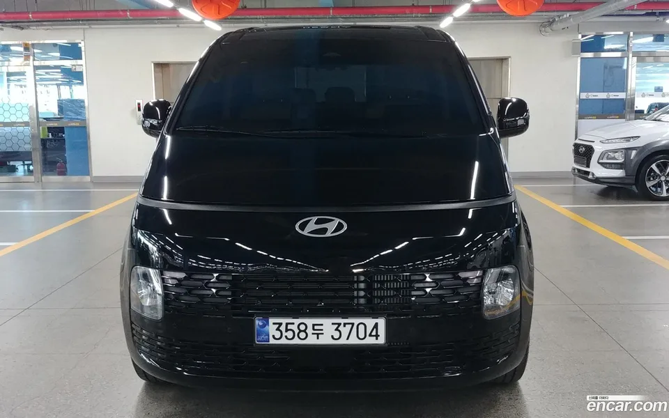 Hyundai Staria 9 2025 — фото 1, купить с доставкой в Москву