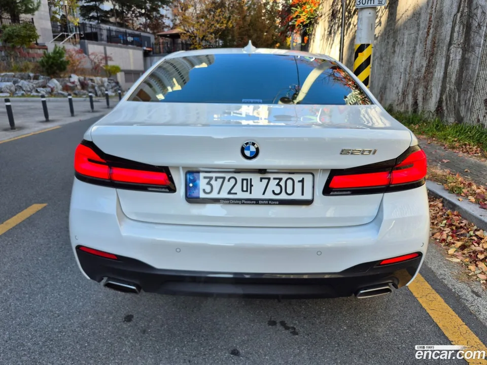 BMW 5 Series 520i M 2022 — миниатюра 4