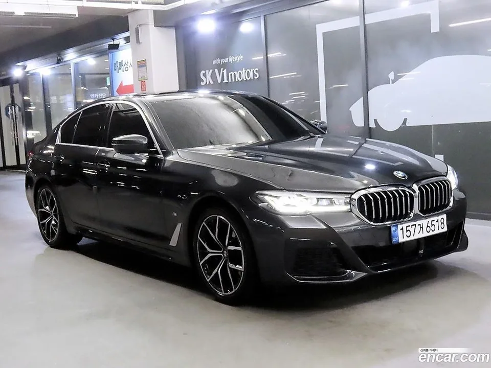 BMW 5 Series 530i xDrive M 2022 — фото 1, купить с доставкой в Москву
