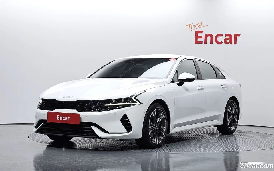 Kia K5 Hybrid 2023 — фото 1, купить с доставкой в Москву