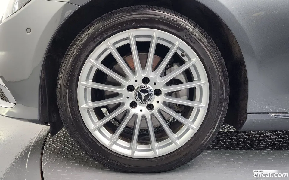 Mercedes-Benz E-Class E250 2022 — миниатюра 2