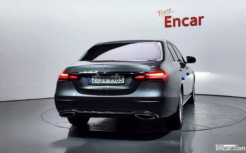Mercedes-Benz E-Class E250 2022 — миниатюра 4